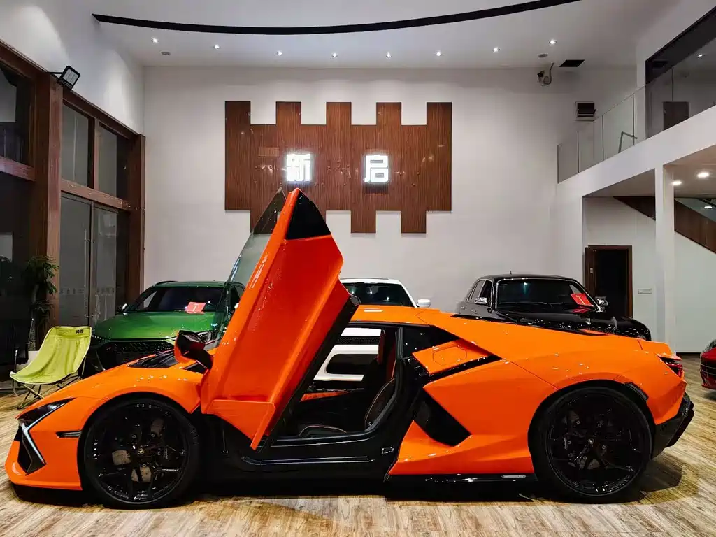 Lamborghini Revuelto 2025 - thumbnail 3
