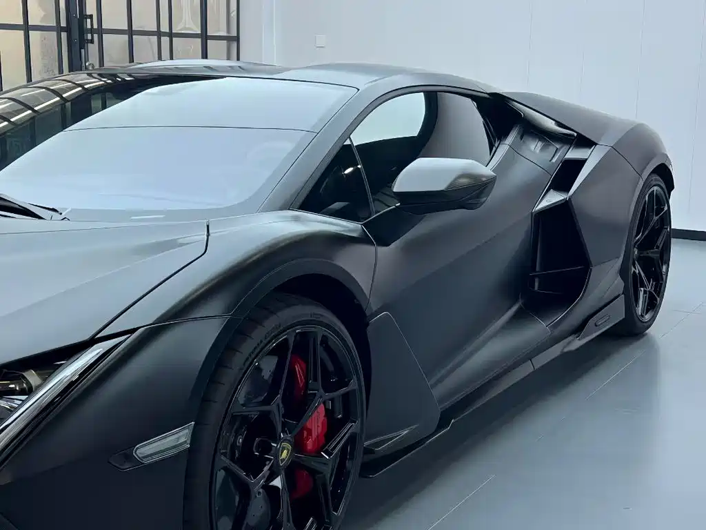 Lamborghini Lamborghini Revuelto 2023 6.5L PHEV Standard Edition 2026 - thumbnail 2