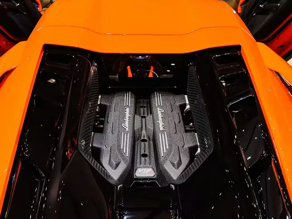 Lamborghini Revuelto 2025 - thumbnail 5