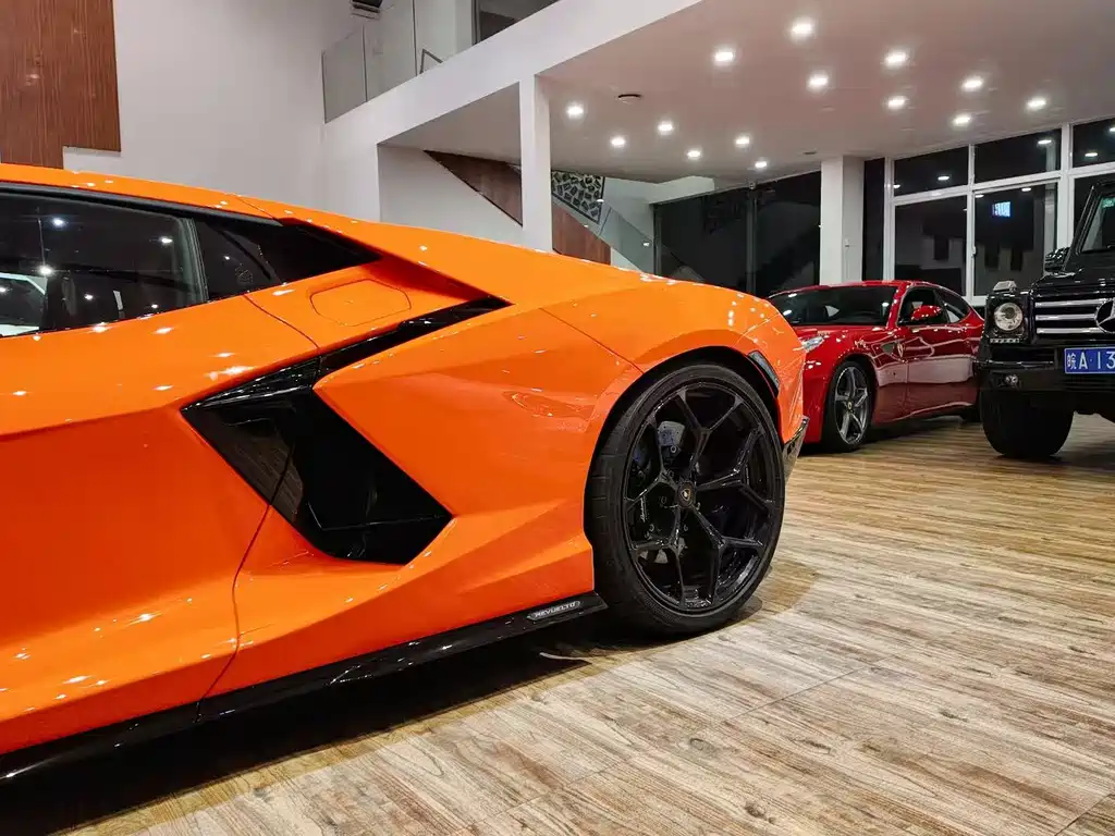 Lamborghini Revuelto 2025 - thumbnail 7