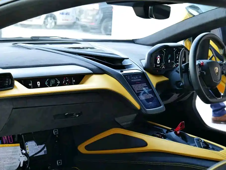 Lamborghini Lamborghini Revuelto 6.5L PHEV 2025 - thumbnail 9