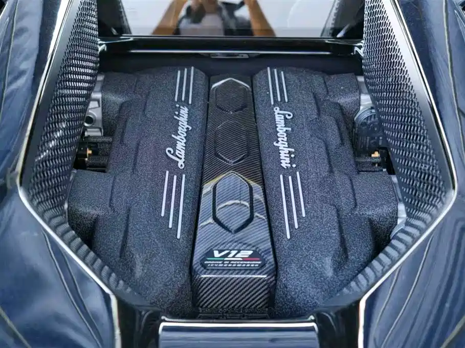 Lamborghini Lamborghini Revuelto 6.5L PHEV 2025 - thumbnail 10