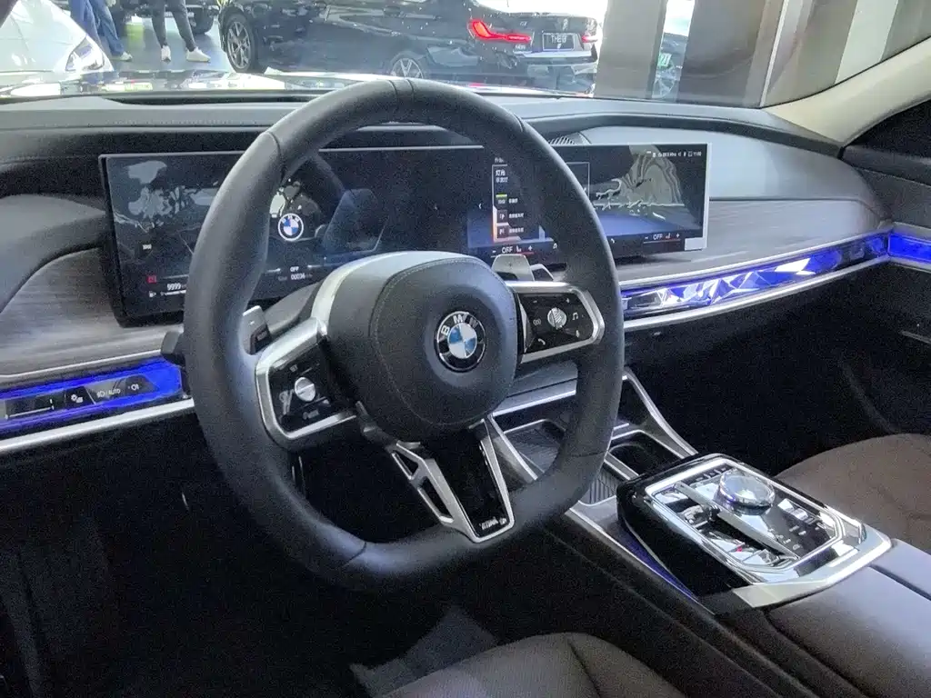 BMW BMW 7 Series 735Li M Sport Package 2026 - thumbnail 3
