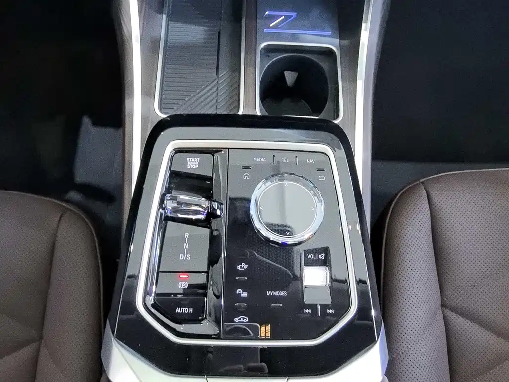 BMW BMW 7 Series 735Li M Sport Package 2026 - thumbnail 5