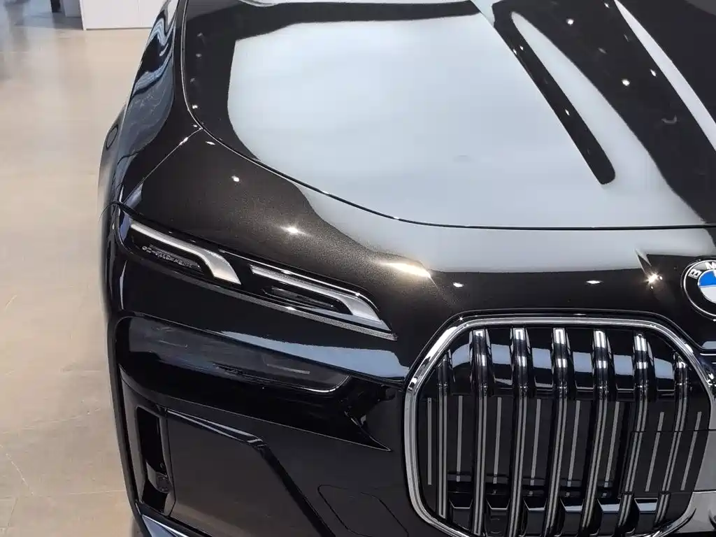 BMW BMW 7 Series 735Li M Sport Package 2026 - thumbnail 4