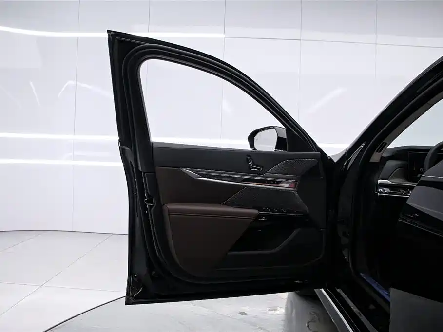BMW BMW 7 Series 740Li Leading Edition M Sport Package 2026 - thumbnail 11