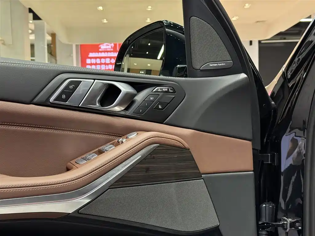 BMW BMW X7 xDrive40i Leading Luxury Package 2026 - thumbnail 9