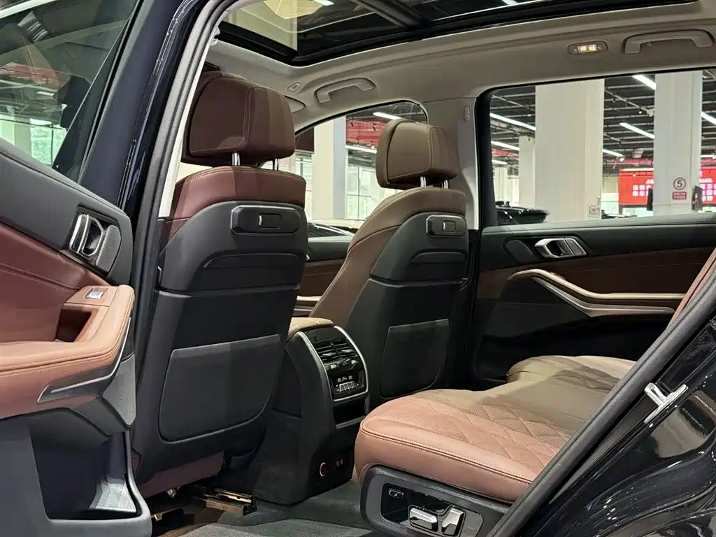 BMW BMW X7 xDrive40i Leading Luxury Package 2026 - thumbnail 16