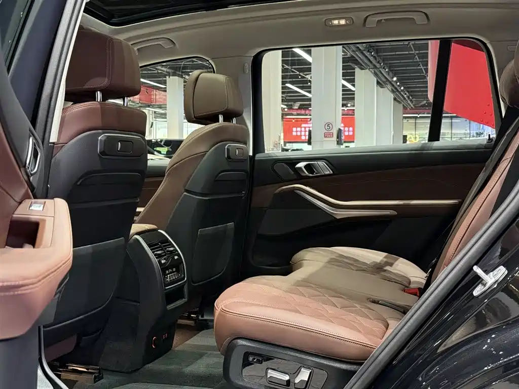 BMW BMW X7 xDrive40i Leading Luxury Package 2026 - thumbnail 17