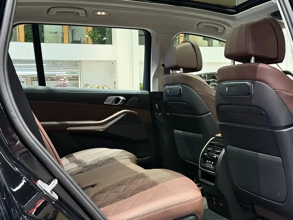 BMW BMW X7 xDrive40i Leading Luxury Package 2026 - thumbnail 18