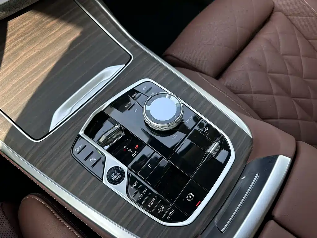BMW BMW X7 2024 xDrive40i Leading Luxury Package 2025 - thumbnail 5
