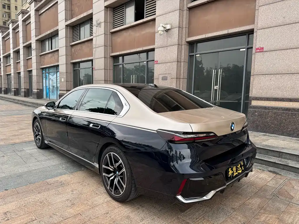 BMW BMW 7 Series 735Li M Sport 2023 - thumbnail 4