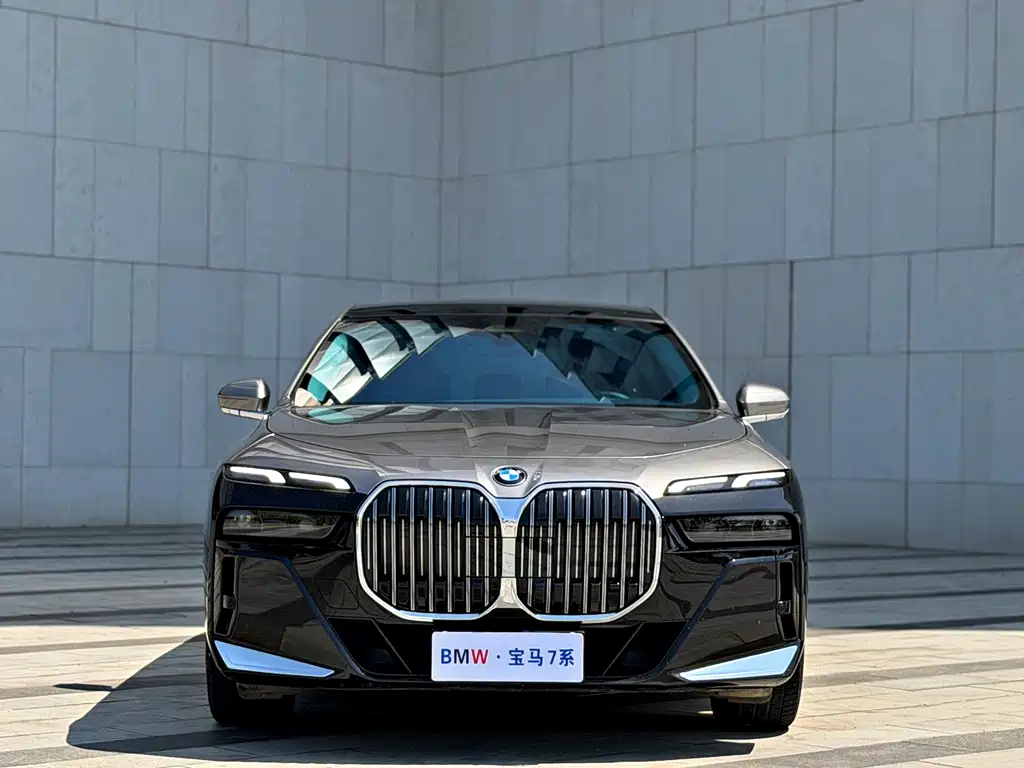BMW BMW 735Li M Sport 2024 - thumbnail 2