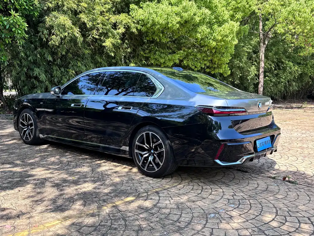 BMW BMW 7 Series 735Li M Sport Package 2024 - thumbnail 11