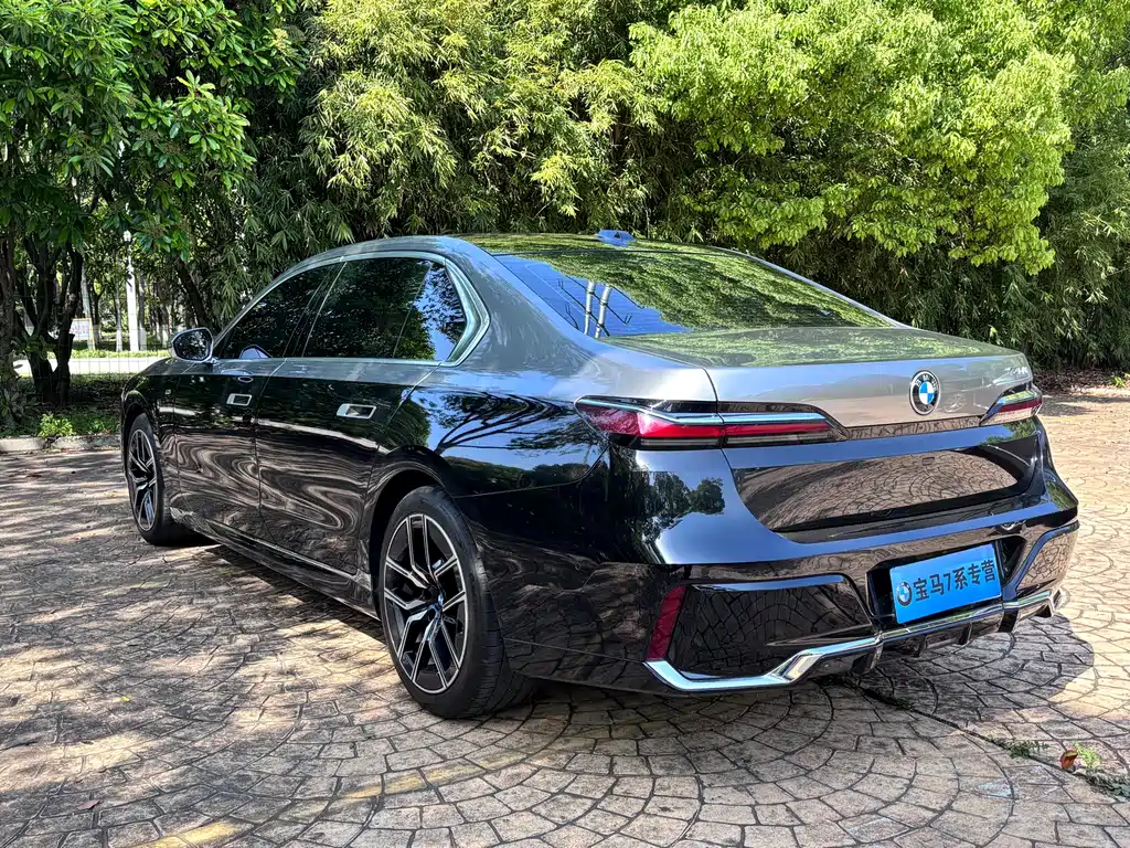 BMW BMW 7 Series 735Li M Sport Package 2024 - thumbnail 13