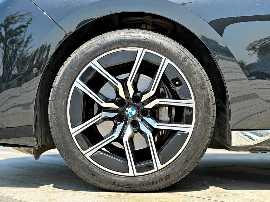 BMW BMW 735Li M Sport 2024 - thumbnail 15
