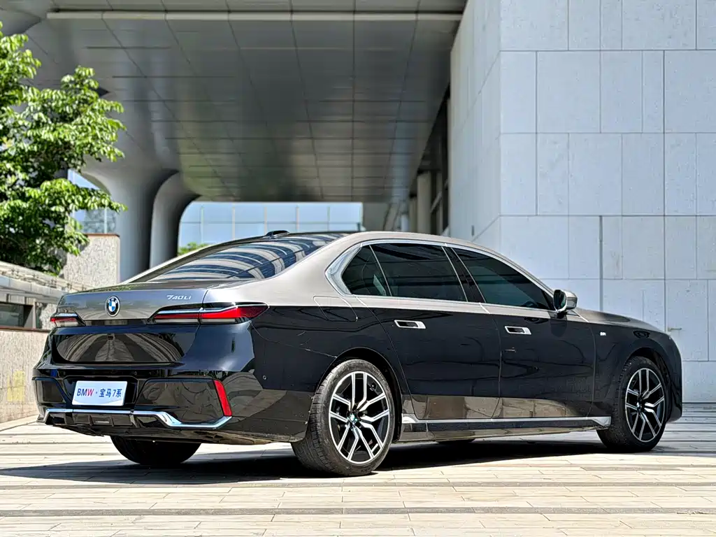 BMW BMW 735Li M Sport 2024 - thumbnail 19