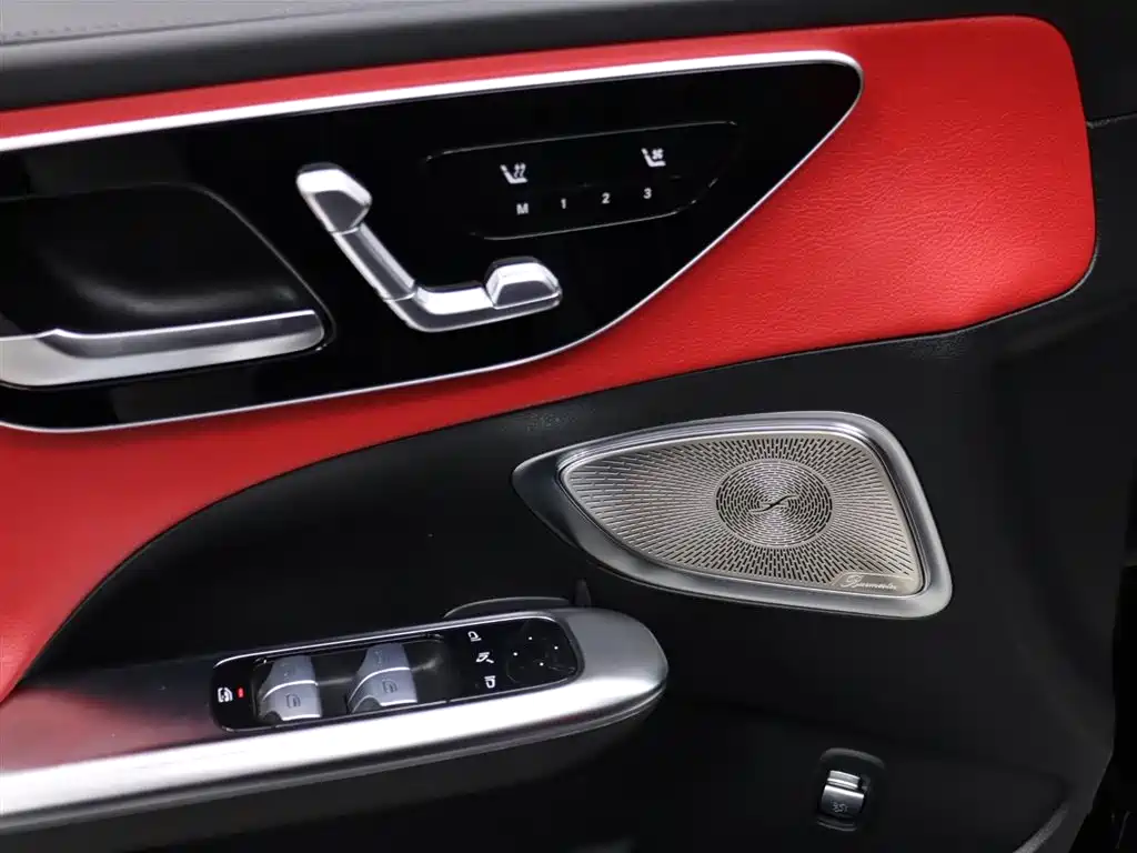 Mercedes-Benz Mercedes-AMG C 43 4MATIC 2024 2024 - thumbnail 6