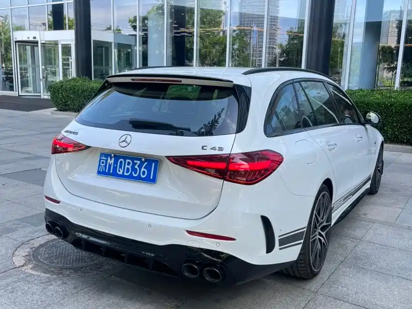 Mercedes-Benz Mercedes-Benz C-Class AMG 2025 AMG C 43 4MATIC 2025 - thumbnail 2