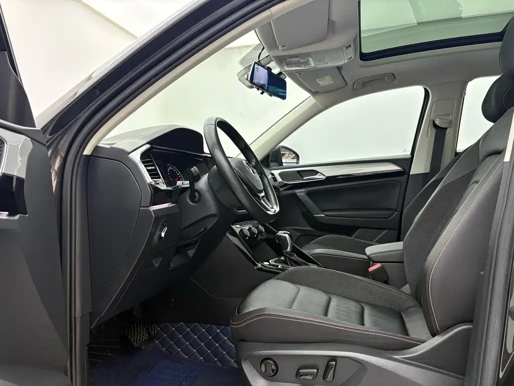Honda Honda Breeze 2023 240TURBO FWD Luxury Edition 5-Seater 2024 - thumbnail 4