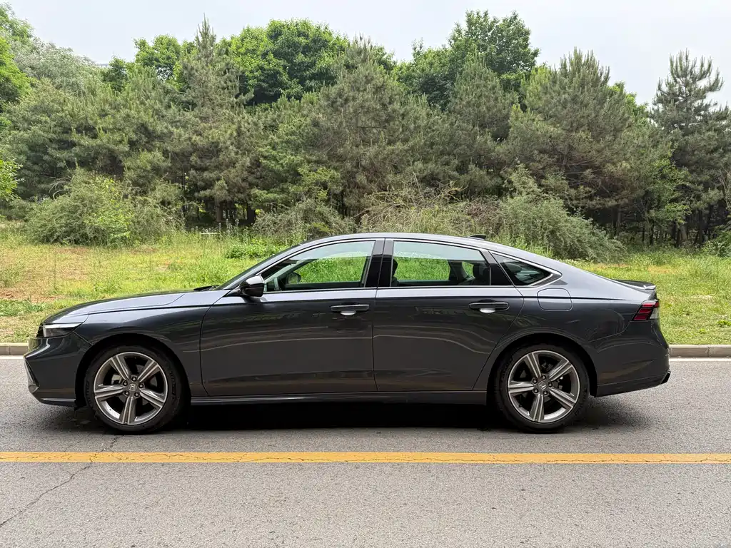 Honda Accord 2025 Sport Series 260TURBO Prestige Edition 2025 - thumbnail 3