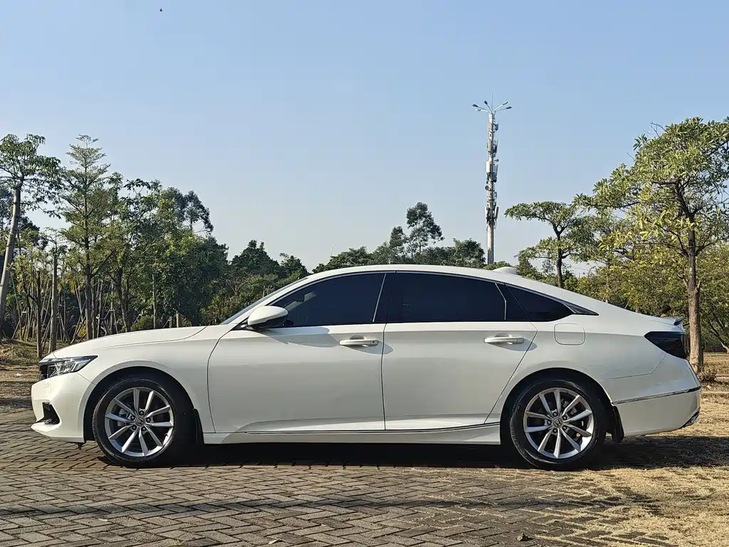 Honda Honda Accord 2022 260TURBO Luxury Edition 2022 - thumbnail 5