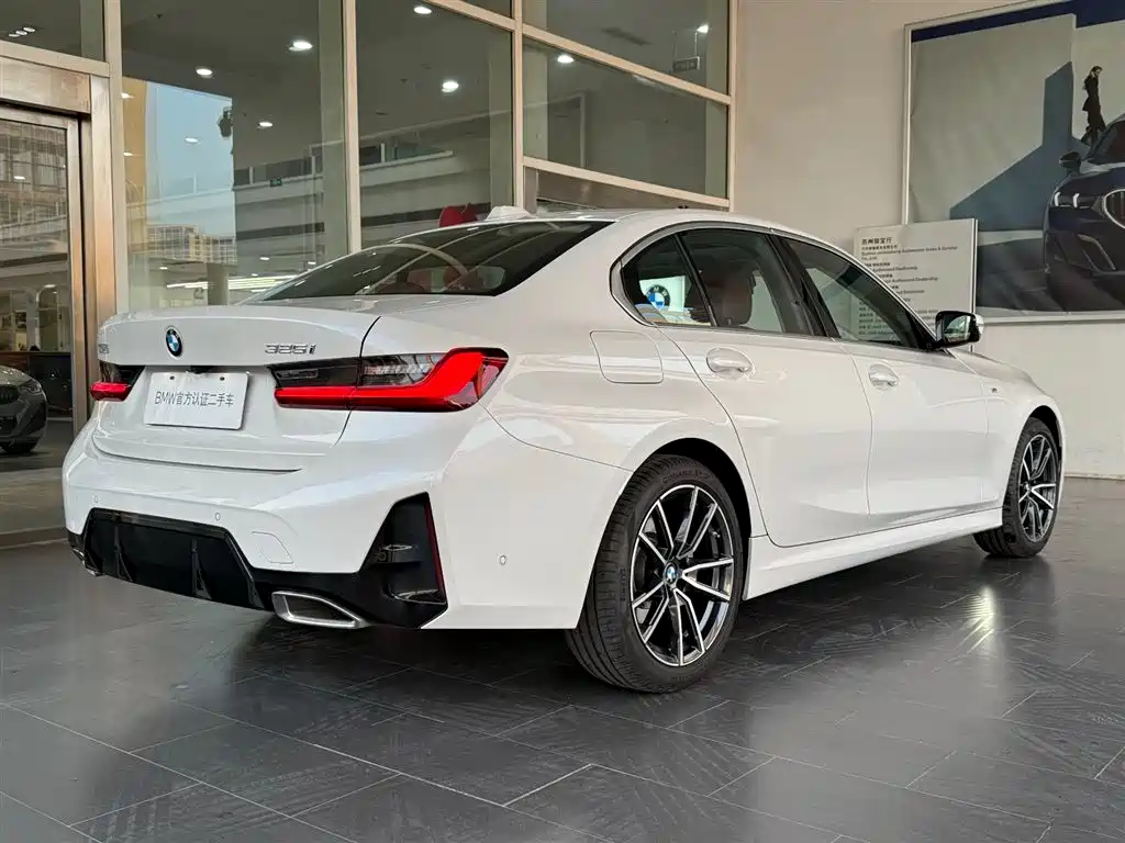 BMW BMW 3 Series 325i M Sport 2025 - thumbnail 5