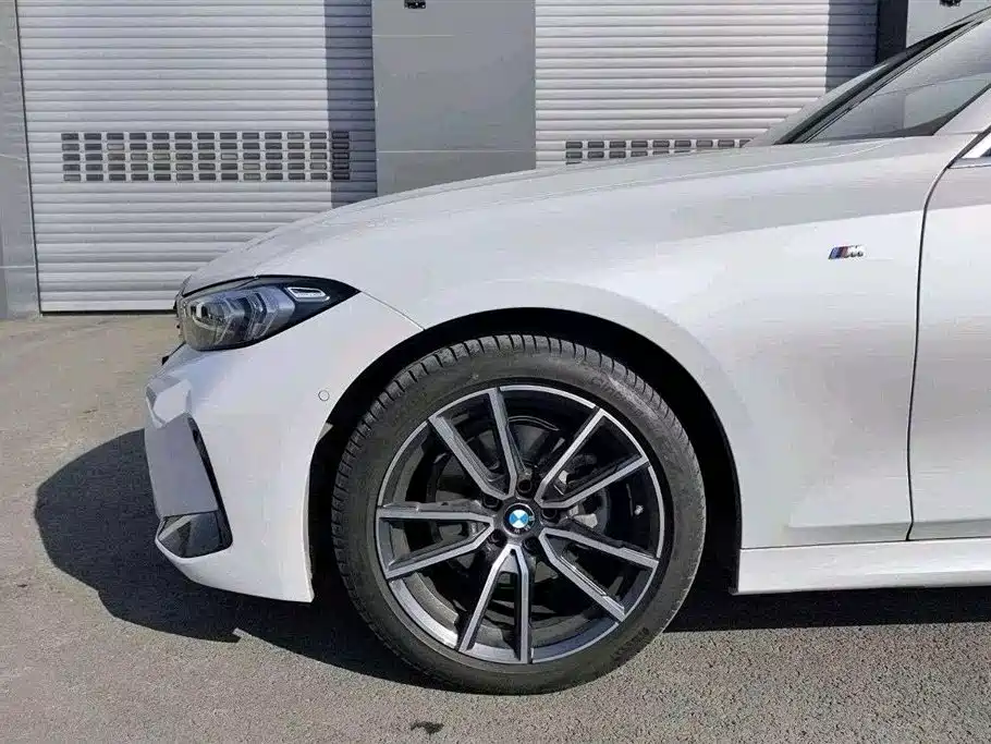 BMW BMW 3 Series 325i M Sport 2025 - thumbnail 6