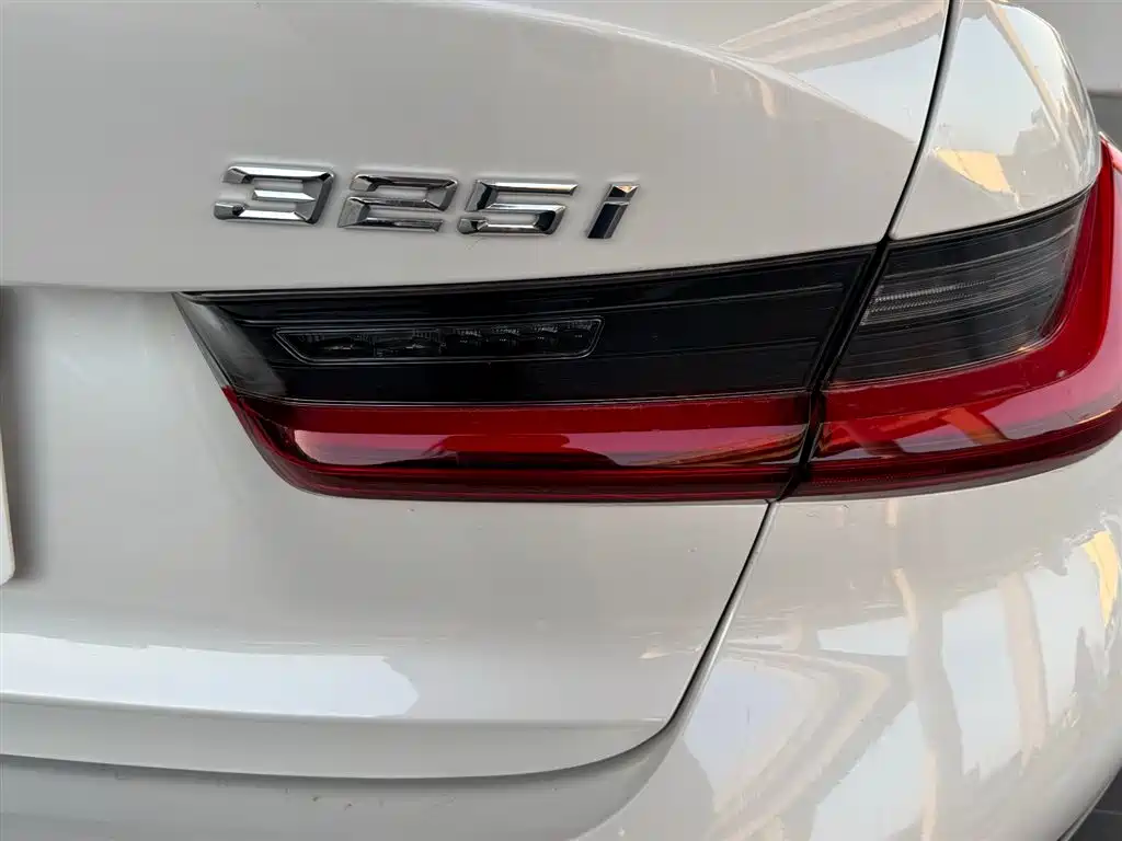 BMW BMW 3 Series 325i M Sport 2025 - thumbnail 12