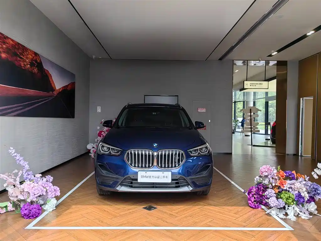 BMW BMW X1 2022 sDrive25Li Leading Edition 2023 - thumbnail 2
