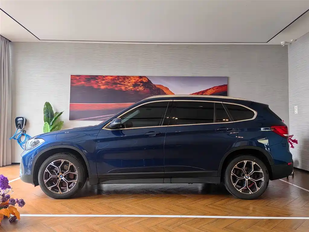 BMW BMW X1 2022 sDrive25Li Leading Edition 2023 - thumbnail 3