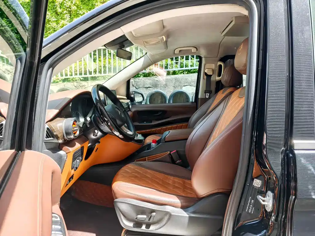 Mercedes-Benz Mercedes-Benz Vito 2021 2.0T Elite Edition 7-Seater 2021 - thumbnail 5