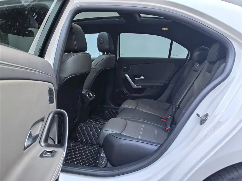 Mercedes-Benz Mercedes-Benz AMG A 35 L 4MATIC 2022 - thumbnail 14