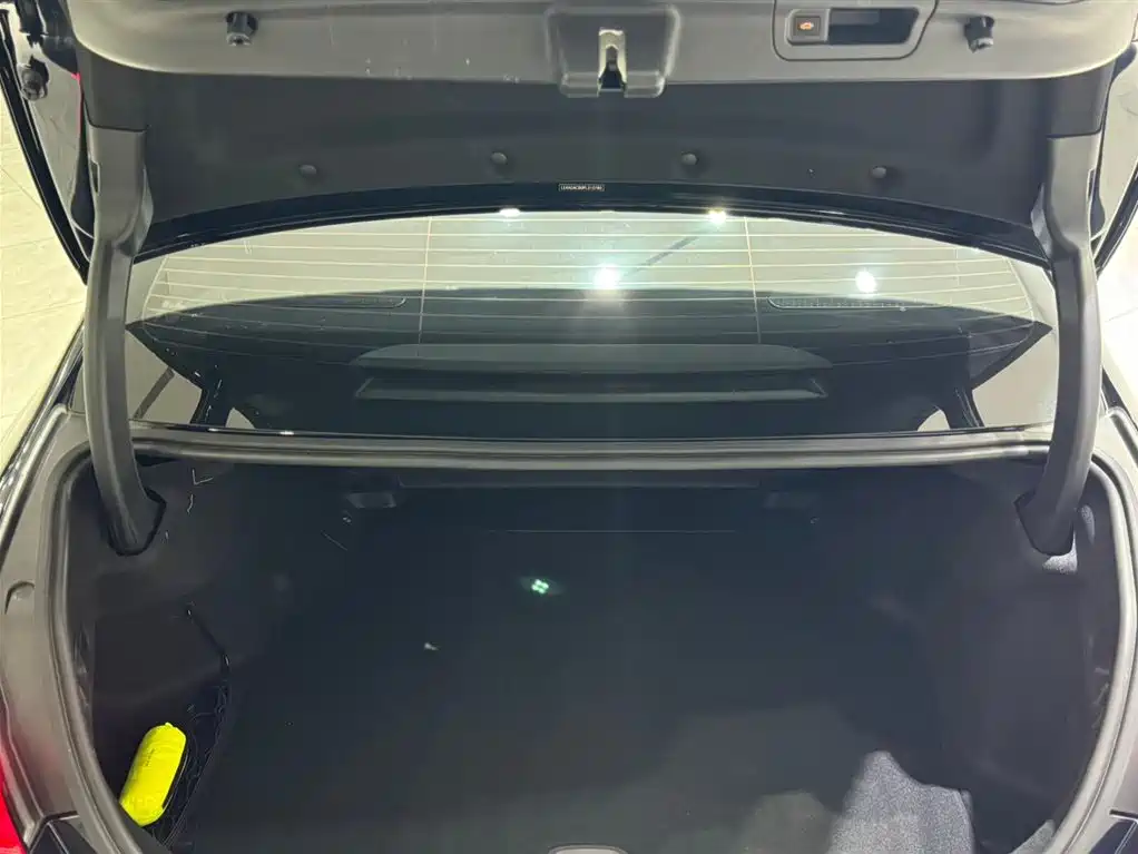 Mercedes-Benz C 260 L皓夜运动版 2024 - thumbnail 5