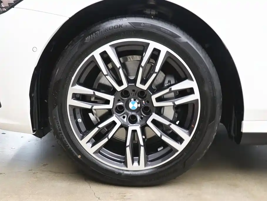 BMW BMW 5 Series 2026 530Li Leading Edition M Sport Package 2026 - thumbnail 27