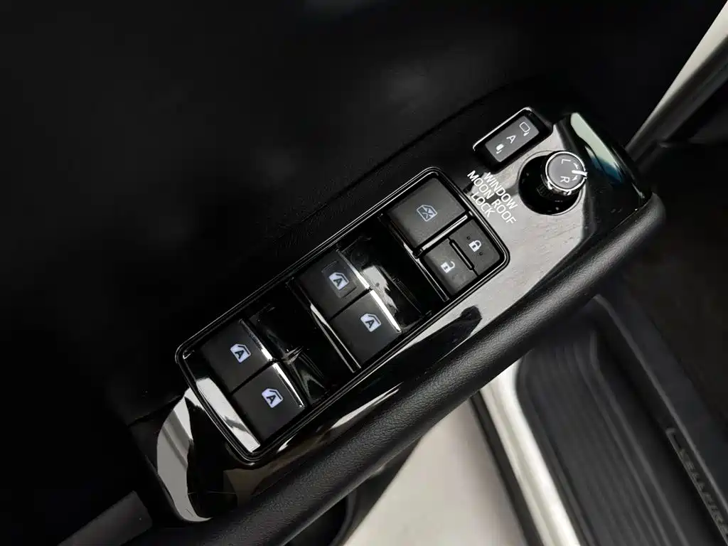 Toyota Toyota Vellfire 2020 Hybrid 2.5L HV Luxury Edition 2020 - thumbnail 26