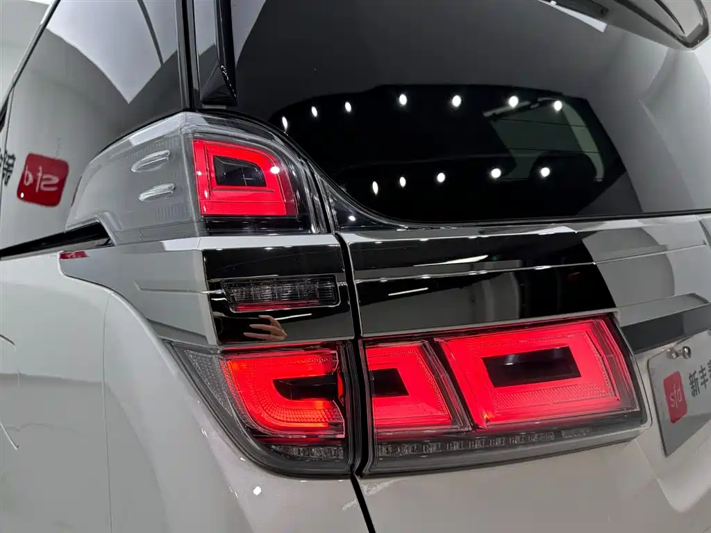 Toyota Toyota Vellfire 2020 Hybrid 2.5L HV Luxury Edition 2020 - thumbnail 29
