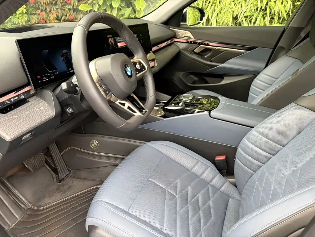 BMW BMW 5 Series 2025 530Li Exclusive M Sport Package 2025 - thumbnail 9