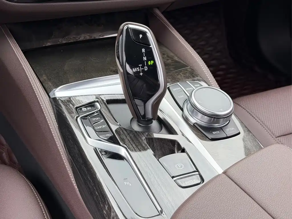 BMW BMW 5 Series 2021 525Li M Sport Package 2021 - thumbnail 13