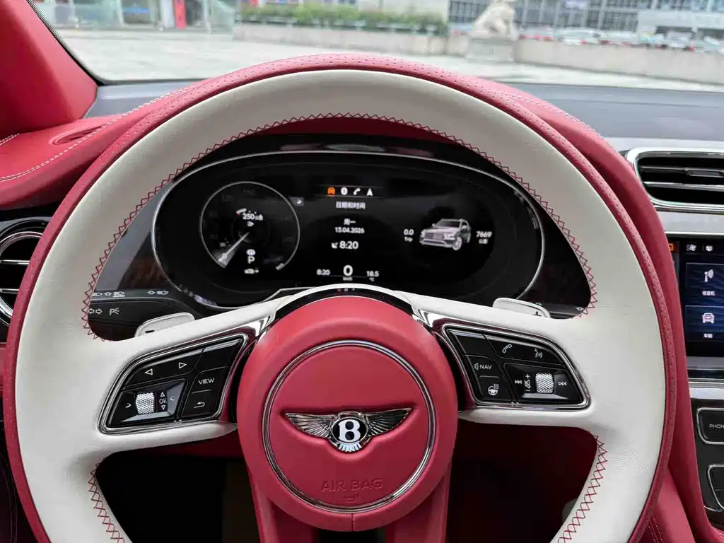 Bentley Bentayga 2022 4.0T V8 2022 - thumbnail 13