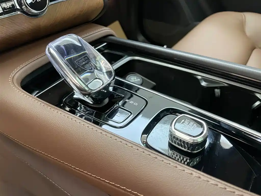 Volvo Volvo XC90 B6 Momentum 7-Seater 2024 - thumbnail 19