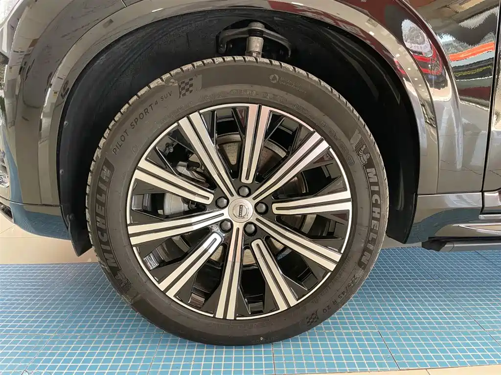 Volvo Volvo XC90 B6 Momentum 7-Seater 2024 - thumbnail 25