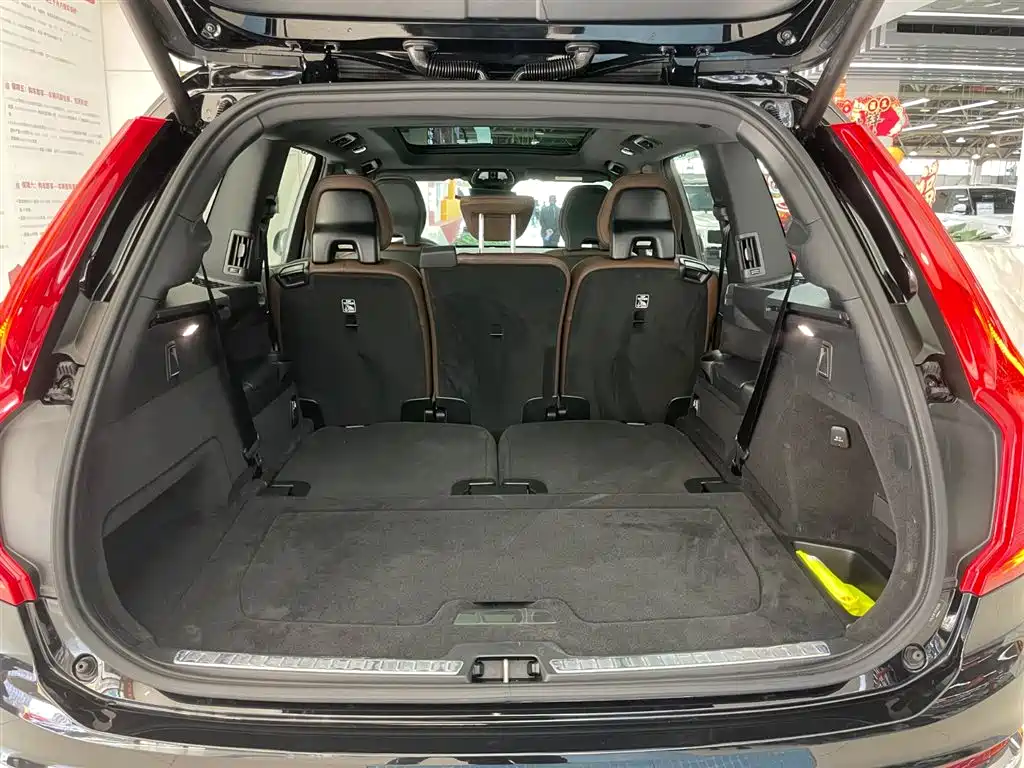 Volvo Volvo XC90 B6 Momentum 7-Seater 2024 - thumbnail 26