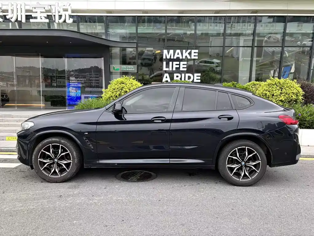 BMW BMW X4 2022 xDrive 25i M Sport Package 2022 - thumbnail 3