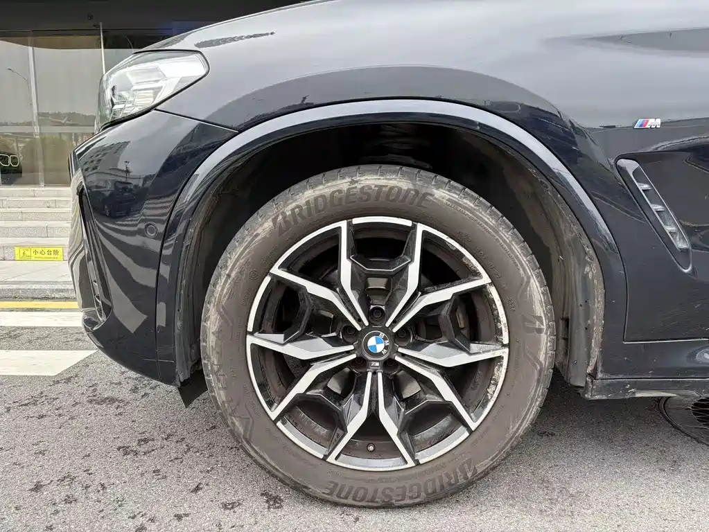 BMW BMW X4 2022 xDrive 25i M Sport Package 2022 - thumbnail 8