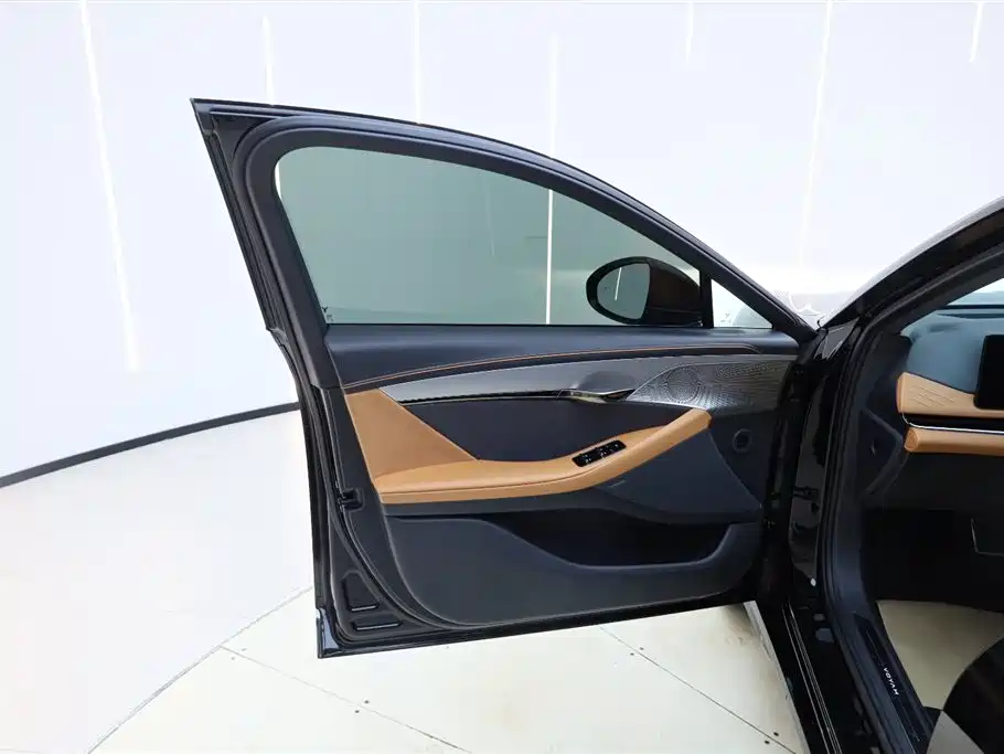 Voyah Automobile Voyah Zhuiguang 2024 PHEV AWD Ultra-Long Range Flagship Edition 2024 - thumbnail 16