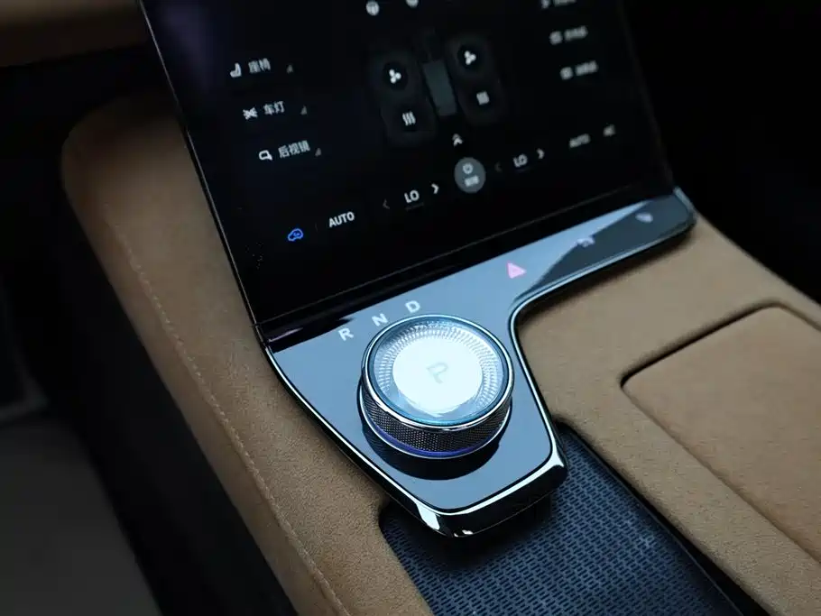 Voyah Automobile Voyah Zhuiguang 2024 PHEV AWD Ultra-Long Range Flagship Edition 2024 - thumbnail 28