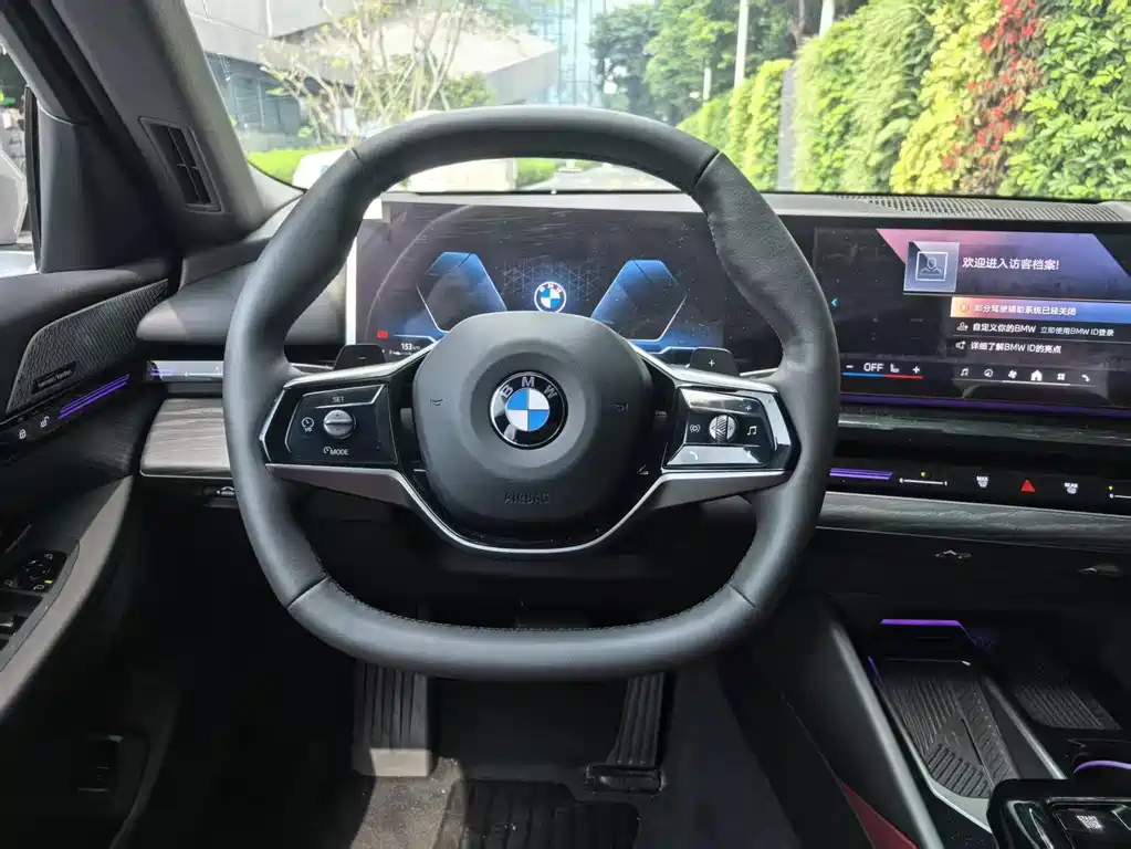 BMW BMW 5 Series 2024 525Li Luxury Package 2024 - thumbnail 14