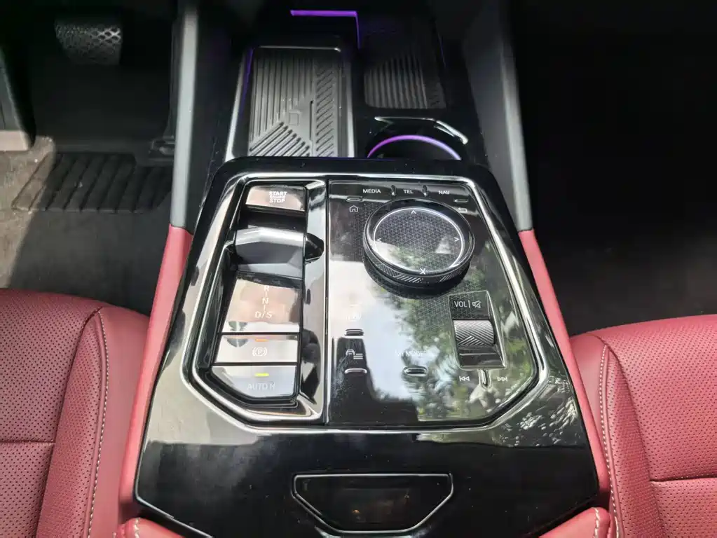 BMW BMW 5 Series 2024 525Li Luxury Package 2024 - thumbnail 17