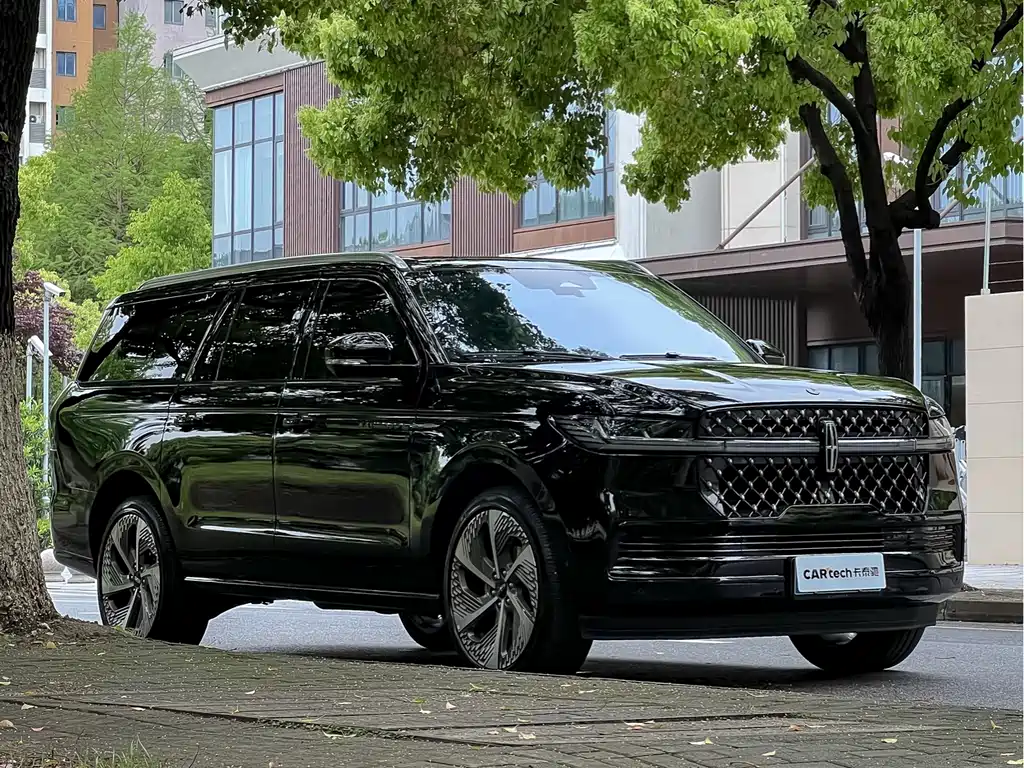 Lincoln Lincoln Navigator L 2025 3.5T President Edition 2025 - thumbnail 3